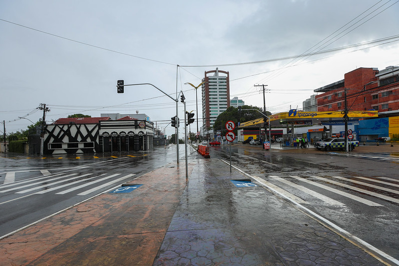 Anunciando futuras obras para Manaus, David Almeida entrega  novas intervenções viárias