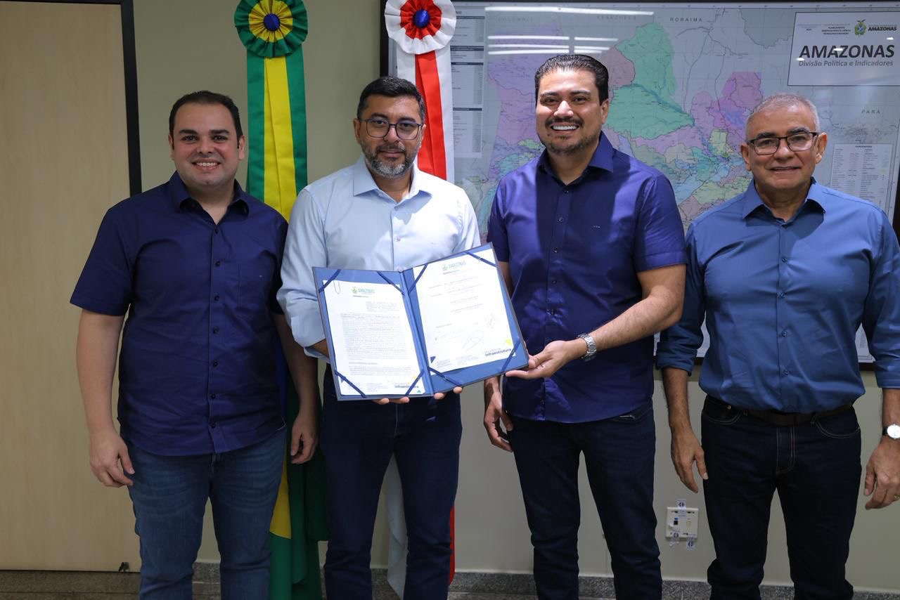 Roberto Cidade reforça compromisso com Autazes em assinatura de contrato de recuperação de trecho da AM-254