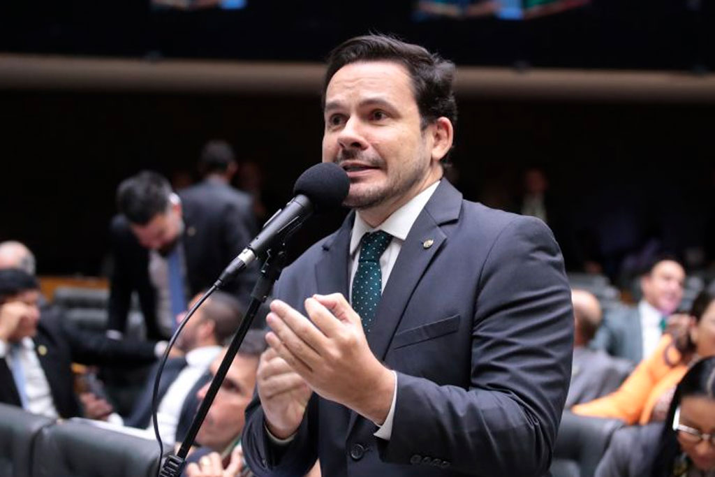 Projeto do Capitão Alberto Neto propõe barrar cobrança de IPTU em ruas sem pavimentação