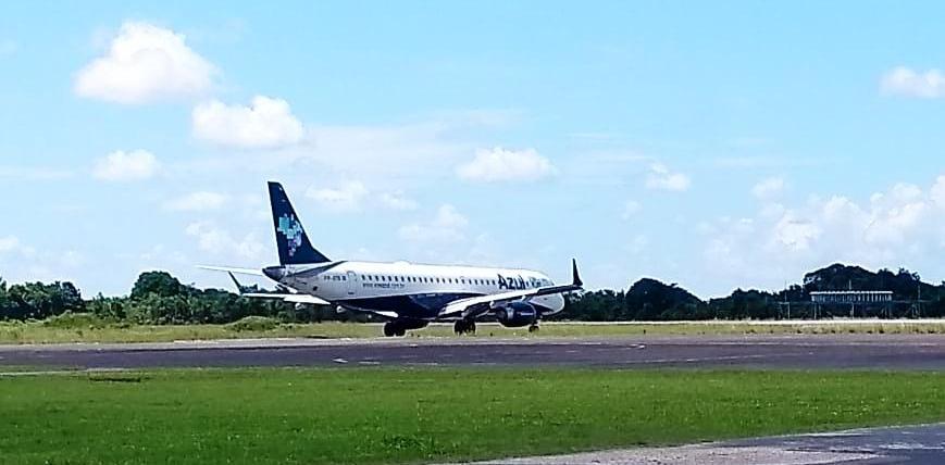 APERTEM OS CINTOS! Temporal cancela voos à ilha e faz avião retornar ao aeroporto de Manaus