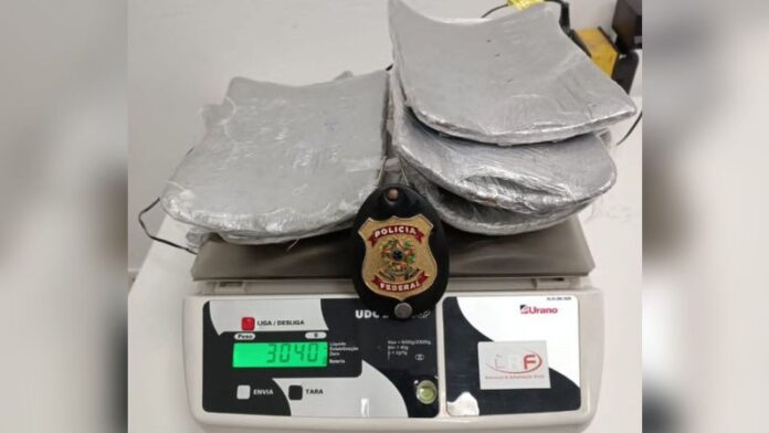 PF prende amazonense no aeroporto de Minas Gerais com drogas nas pernas