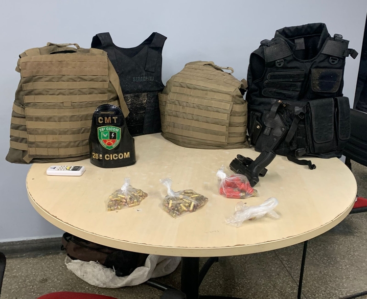 Dupla troca tiros com a PM enquanto preparava ataque contra rivais