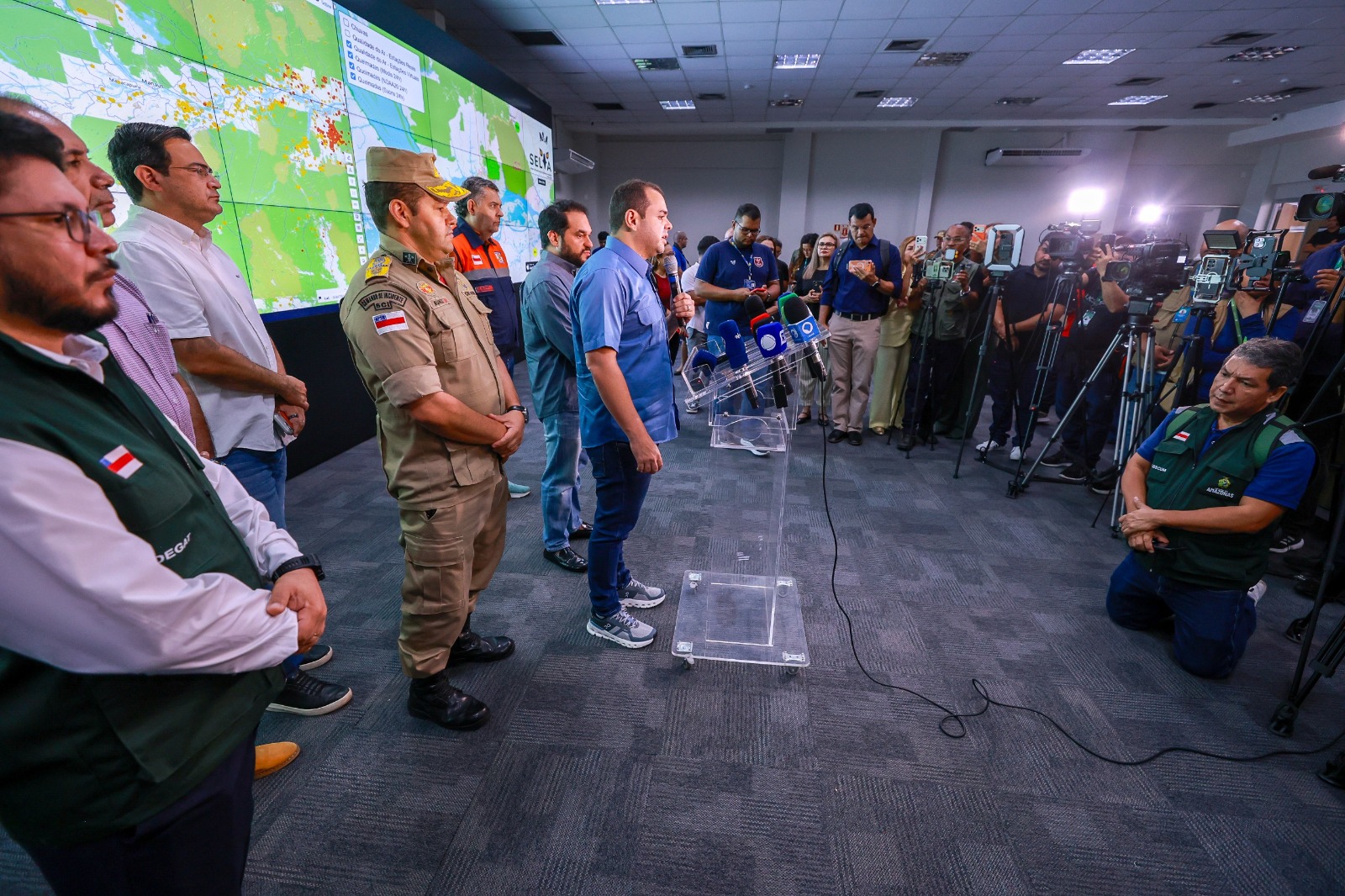 Governo do Amazonas vai procurar Pará para discutir fumaça que chega a Manaus