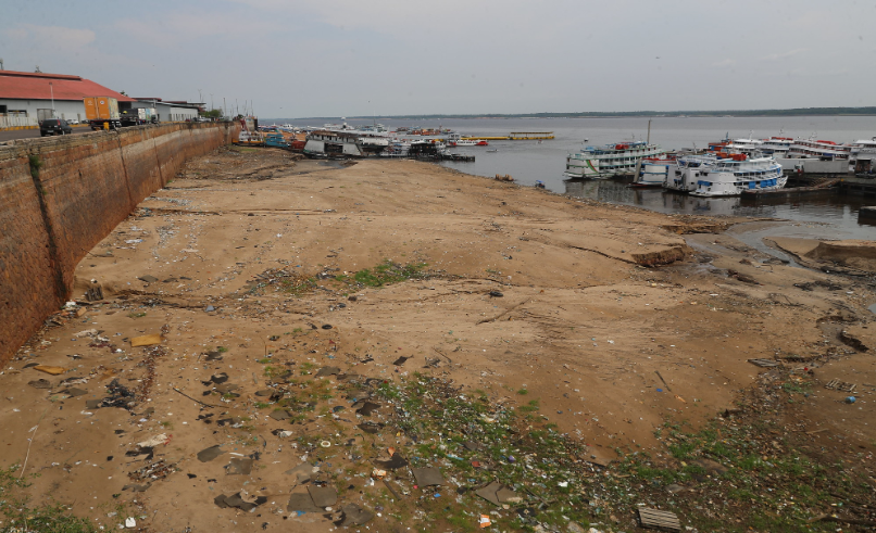 Rio Negro está a menos de 50 centímetros de seca histórica