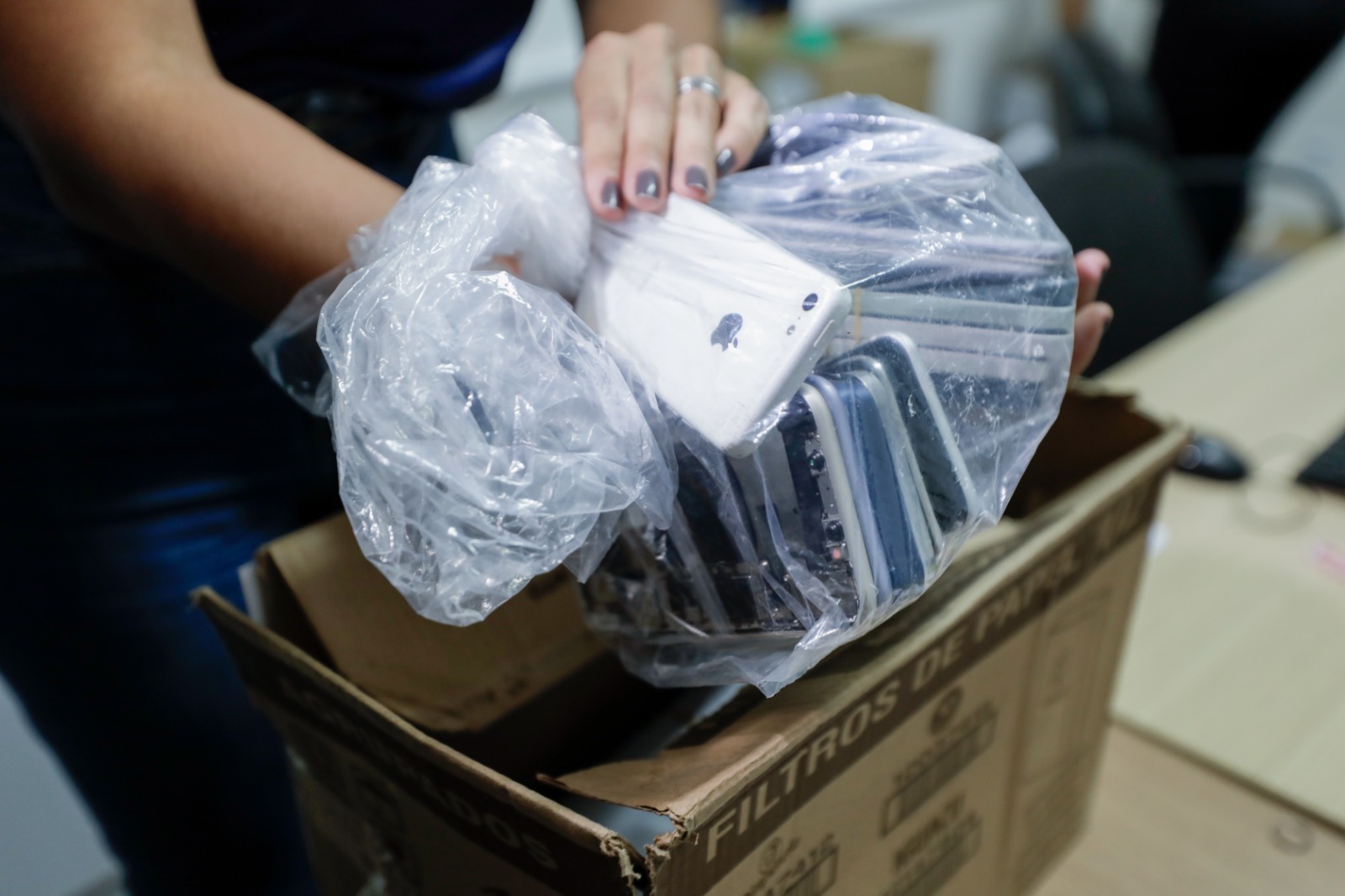 Manaus é a 7ª cidade com mais roubo e furto de celulares no Brasil