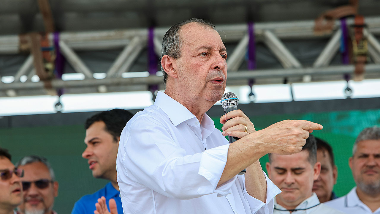 Omar Aziz lança pré-candidatura ao Governo do Amazonas com apoio maciço de prefeitos e parlamentares
