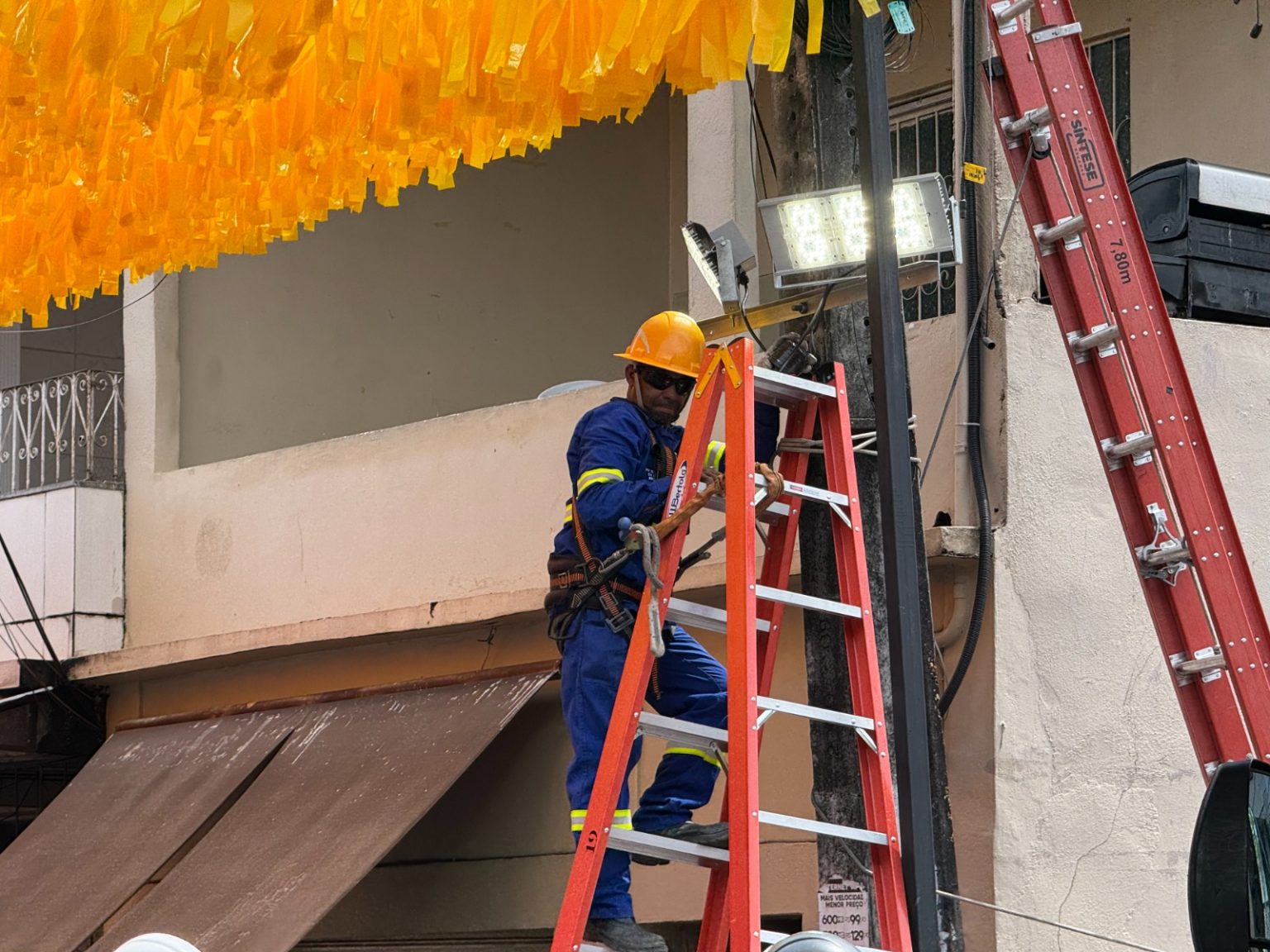 Prefeitura de Manaus reforça iluminação pública nas ruas da Copa