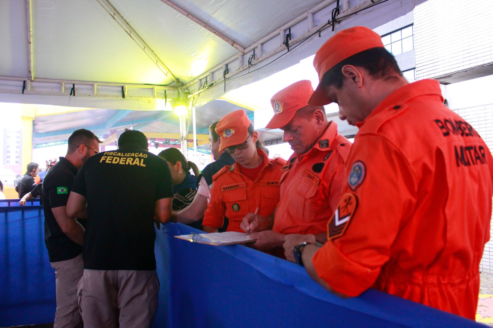 Quatro bandas de carnaval são autuadas durante fiscalização em Manaus
