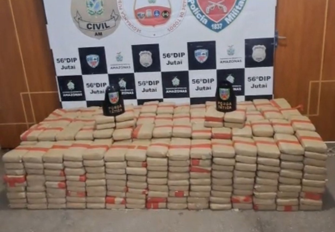 Após confronto entre piratas, PM apreende 680 kg de drogas em Jutaí