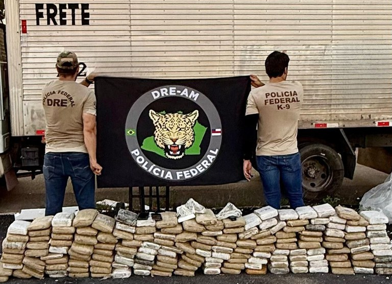 Polícia Federal apreende 182 kg de maconha em caminhão de frete no AM