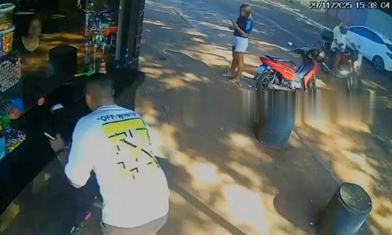 Vídeo: Ex-marido mata técnica de enfermagem no meio da rua a segue frio; veja