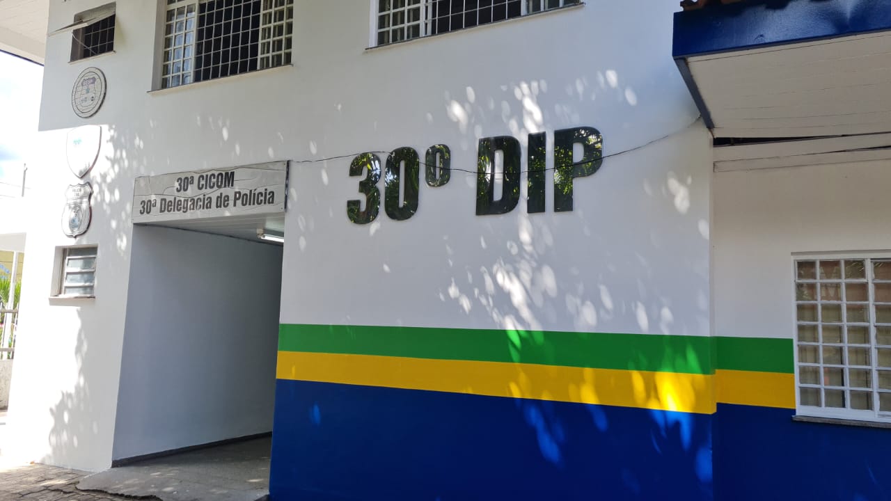 Mulher é presa por usar documento falso para tentar aplicar golpe em empresa