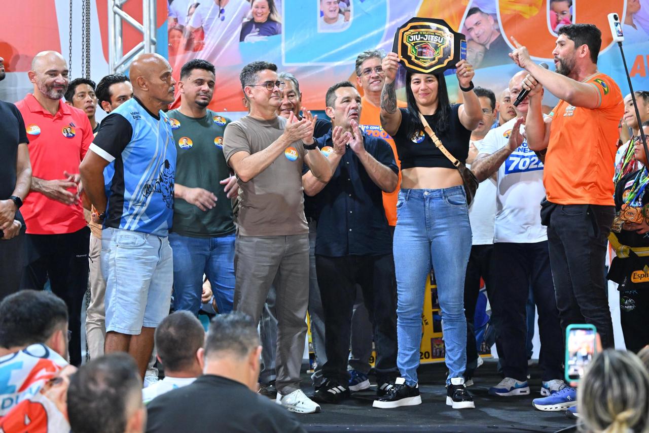 David recebe homenagem de atletas e apresenta novas propostas para o esporte