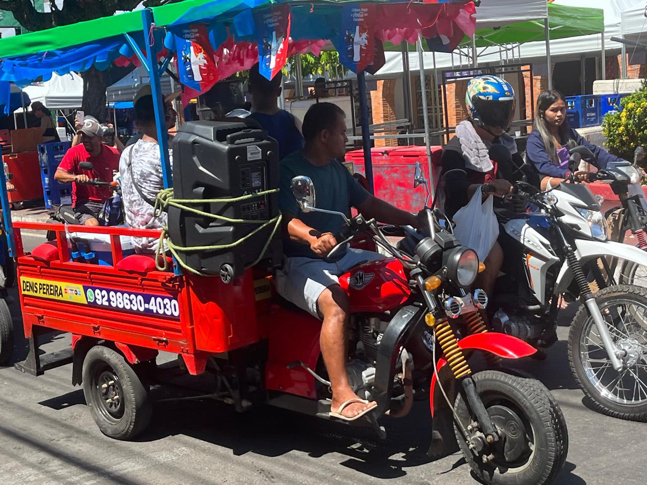 Tradição de Parintins, triciclo pode desaparecer diante da invasão dos DuCar