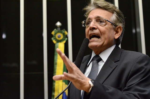 Diário Oficial publica exoneração de Pauderney Avelino