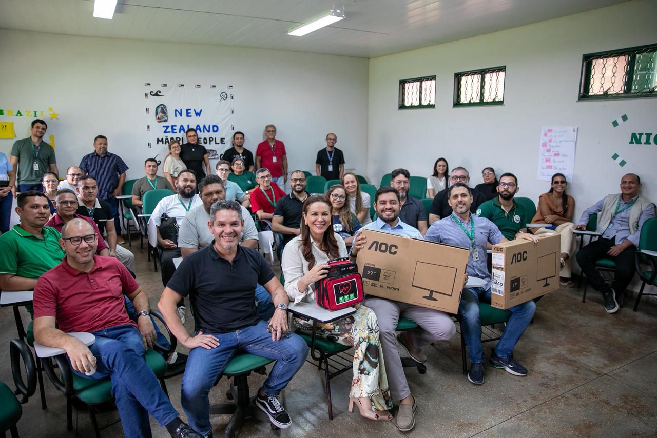 Gestão superior da UEA entrega equipamentos e anuncia melhorias no Centro de Estudos de Itacoatiara