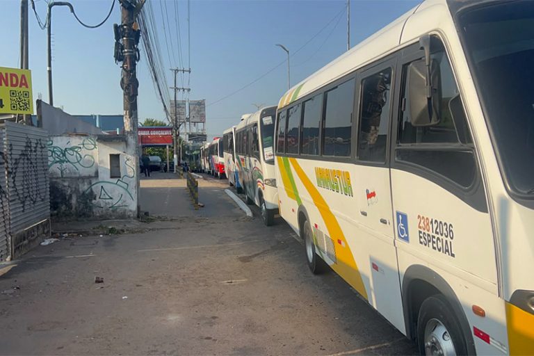 Trabalhadores do Transporte Especial encerram greve após acordo em Manaus