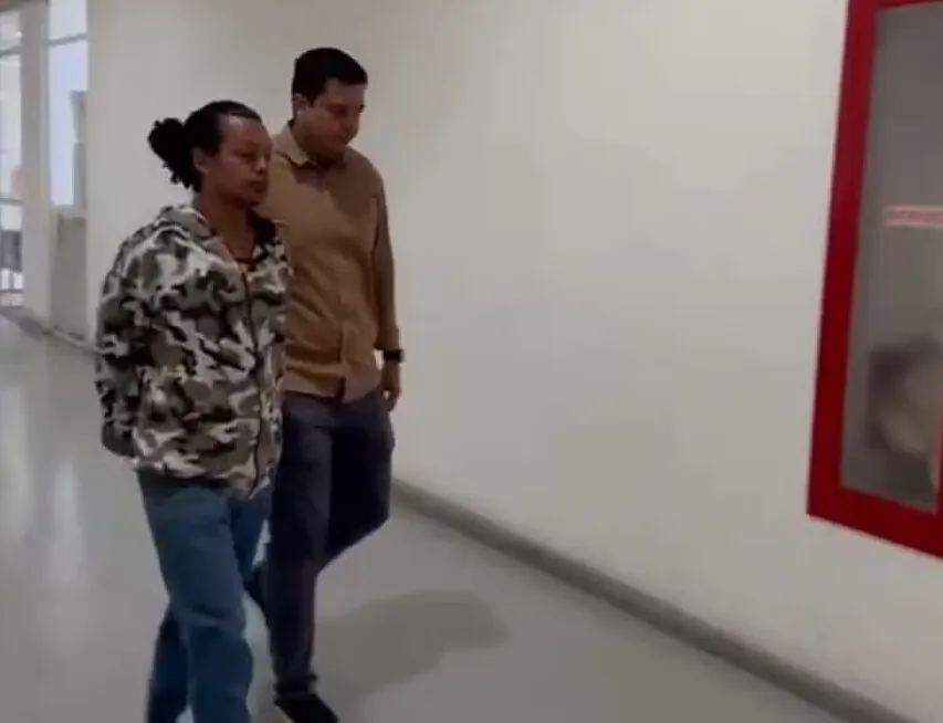 Homem mata esposa após se apaixonar pelo genro adolescente