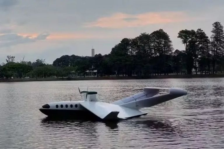 “Barco voador” desenvolvido em Manaus quer reduzir viagem até Parintins para 3 horas