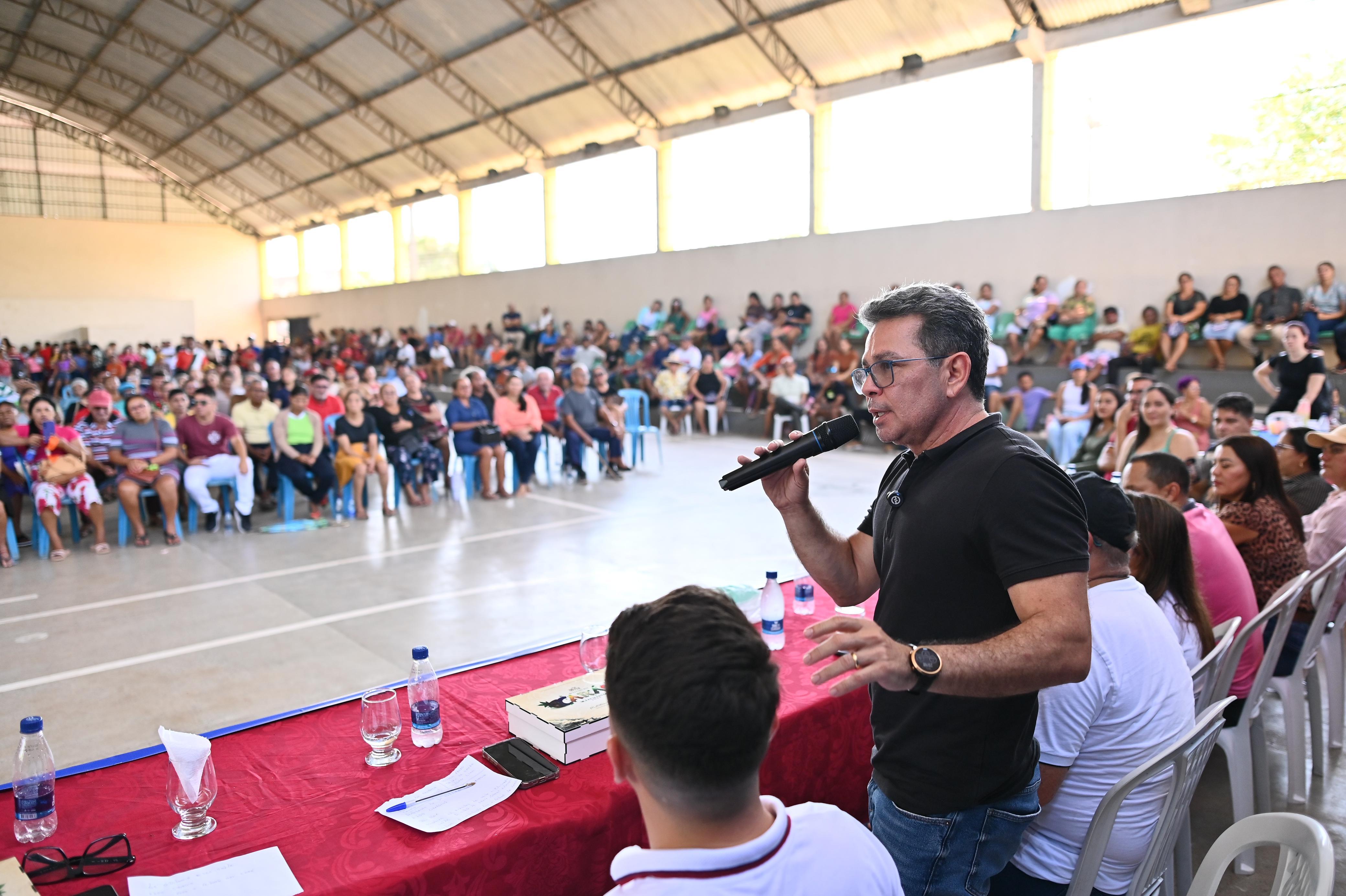 Tadeu de Souza vai ao Baixo Solimões e abre mutirão de cirurgias oftalmológicas