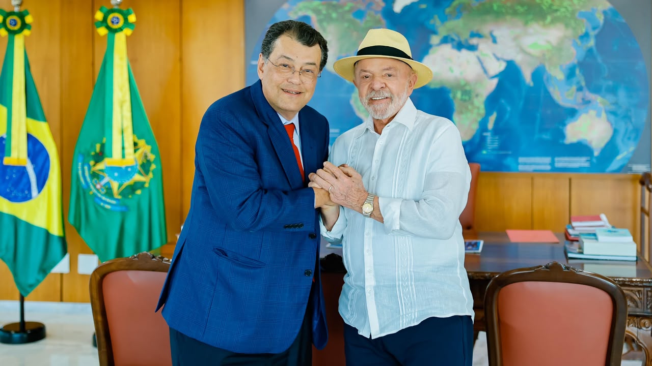 Eduardo Braga se reúne com Lula e trata de pautas prioritárias do Amazonas