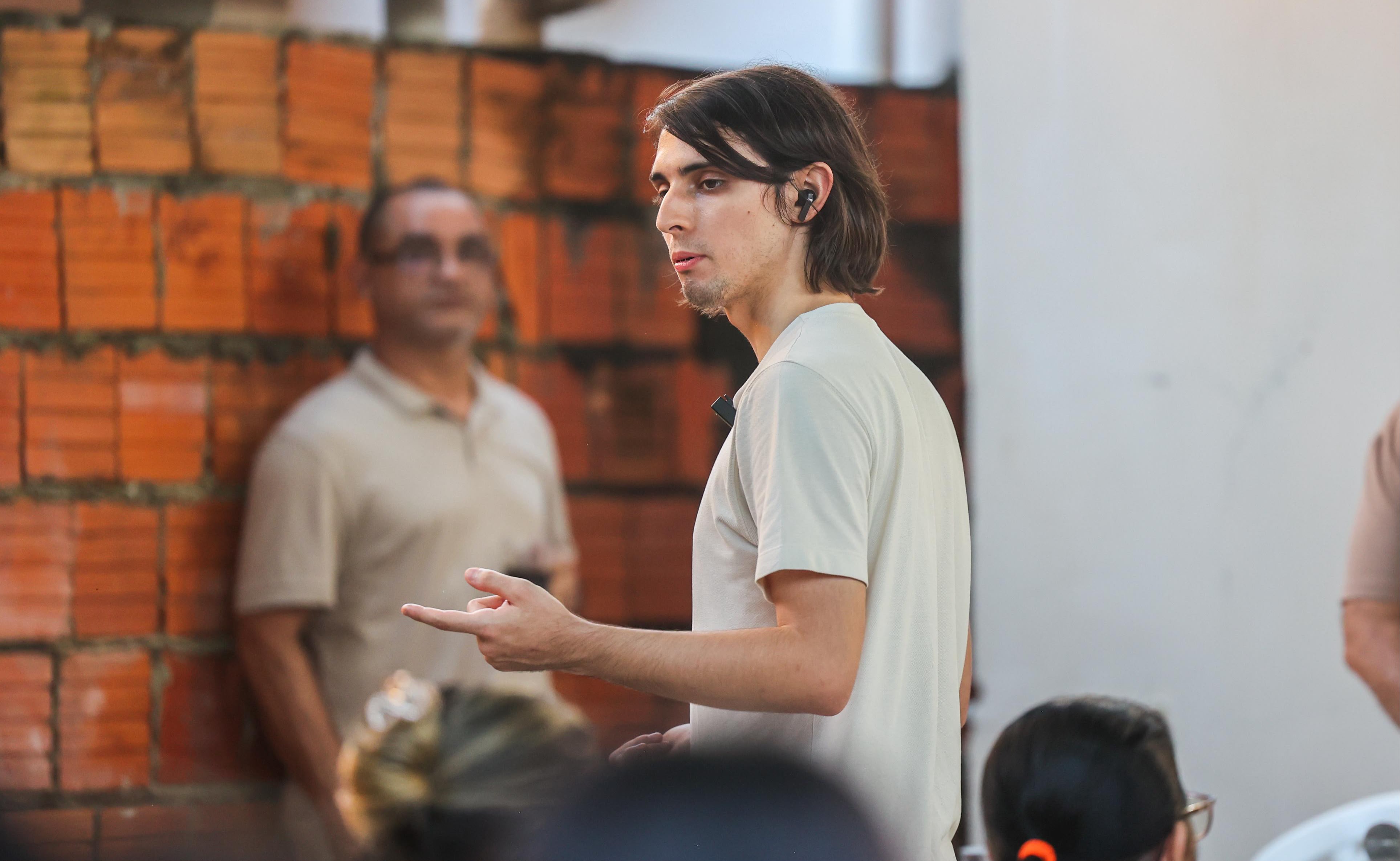 Amom pede investigação sobre contas de luz e transferência da Amazonas Energia para a Âmbar
