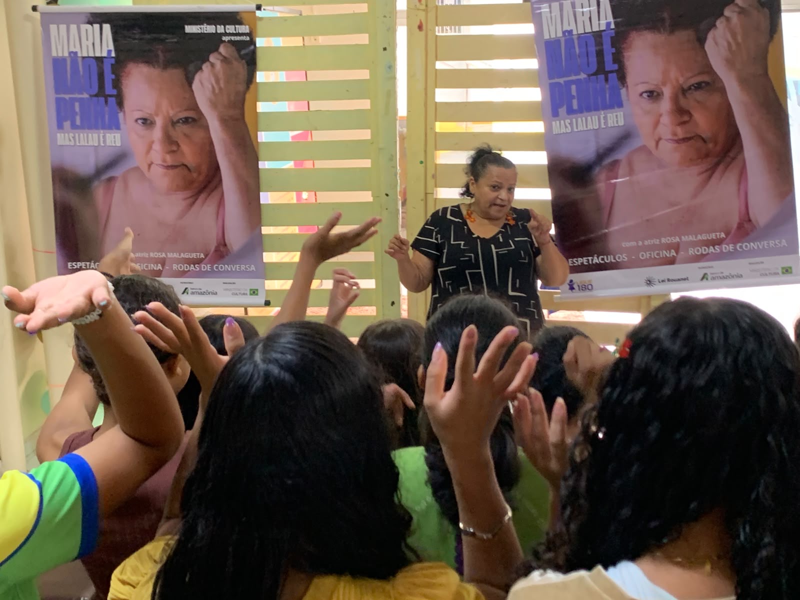 Rosa Malagueta encerra projeto sobre violência contra a mulher com oficina artística