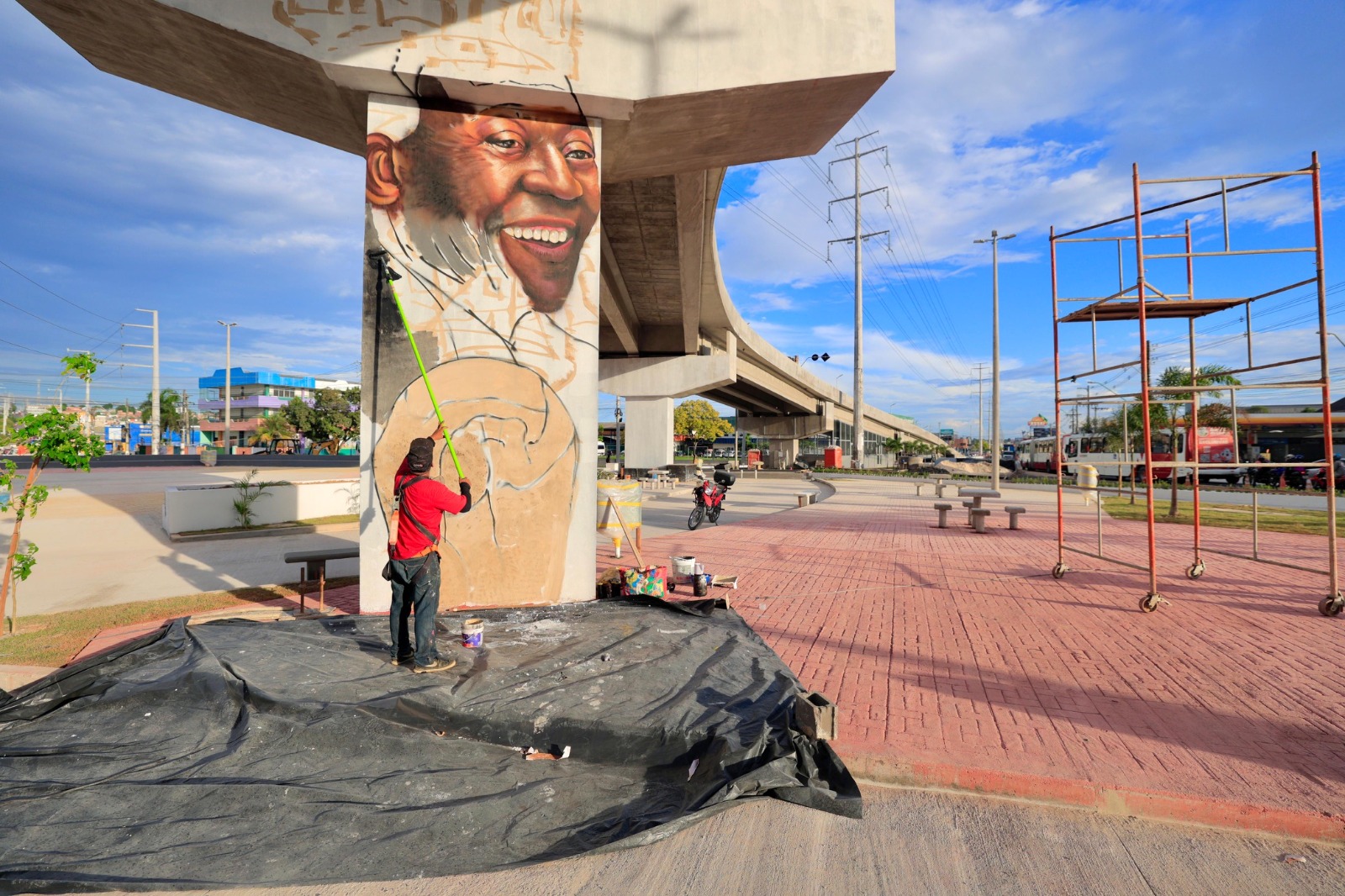 Arte urbana transforma complexo viário Rei Pelé em novo cartão-postal da zona Leste de Manaus