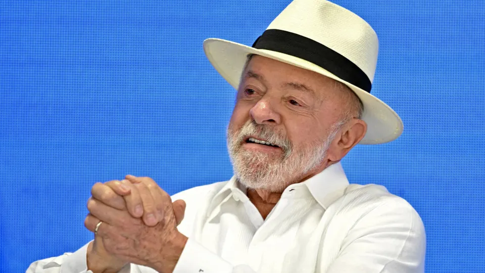 Lula lidera com 40% de intenções de voto o 1º turno, diz BTG/Nexus; Flávio Bolsonaro tem 34%