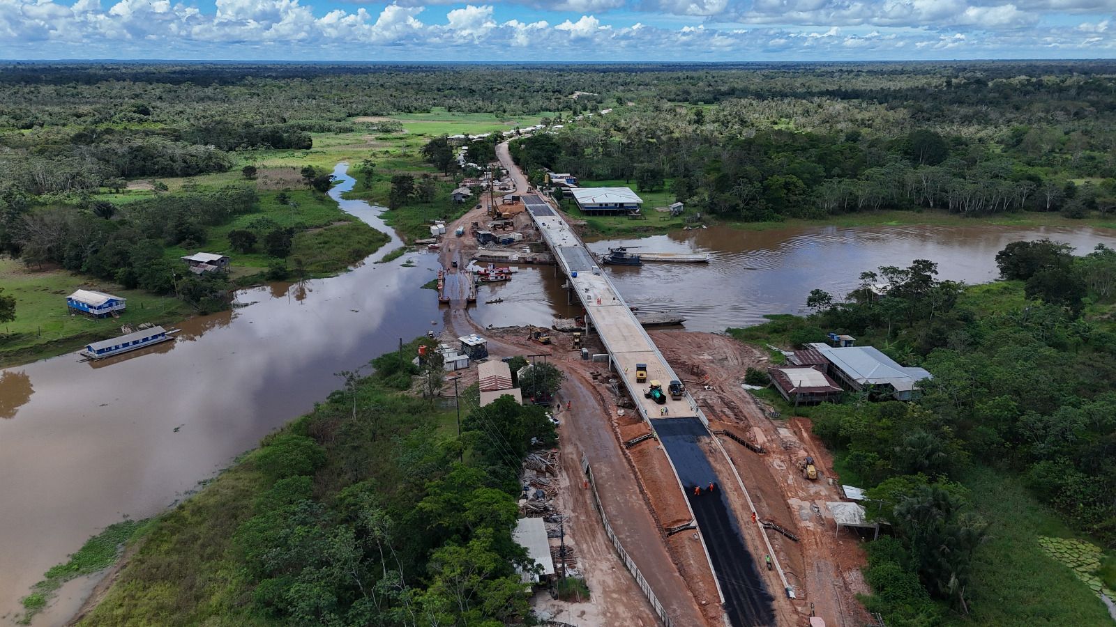 Ponte sobre o Autaz Mirim é concretada, entra na reta final e reforça novo momento da BR-319