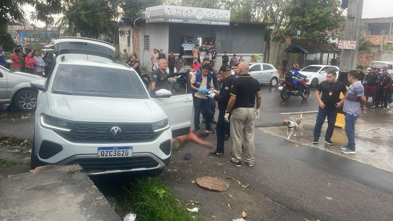 Homem é executado dentro de carro na frente do filho no Tarumã