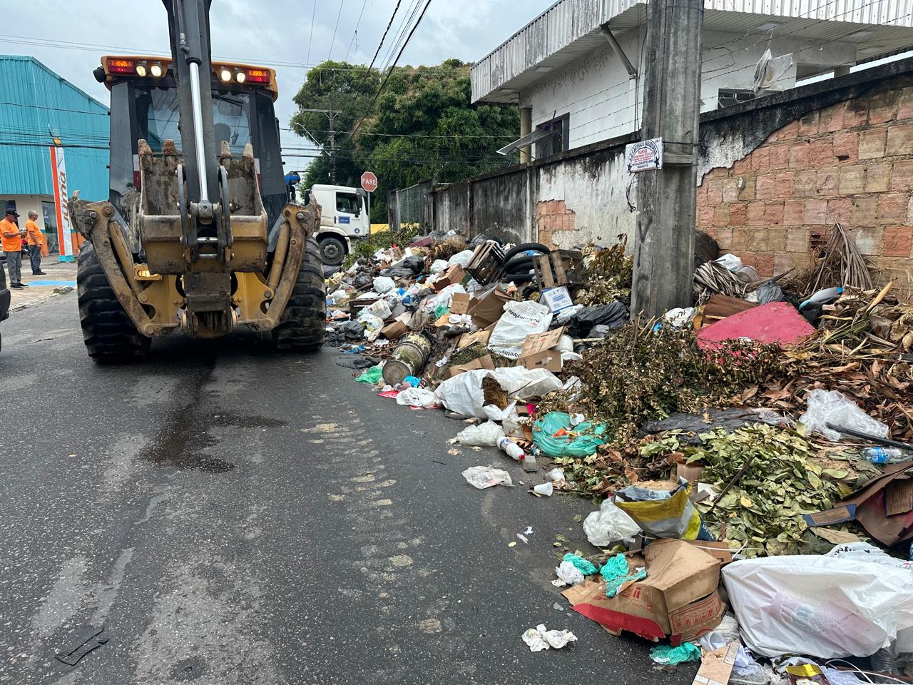 Força-tarefa elimina mais de 1,2 mil lixeiras viciadas em Manaus no mês de julho