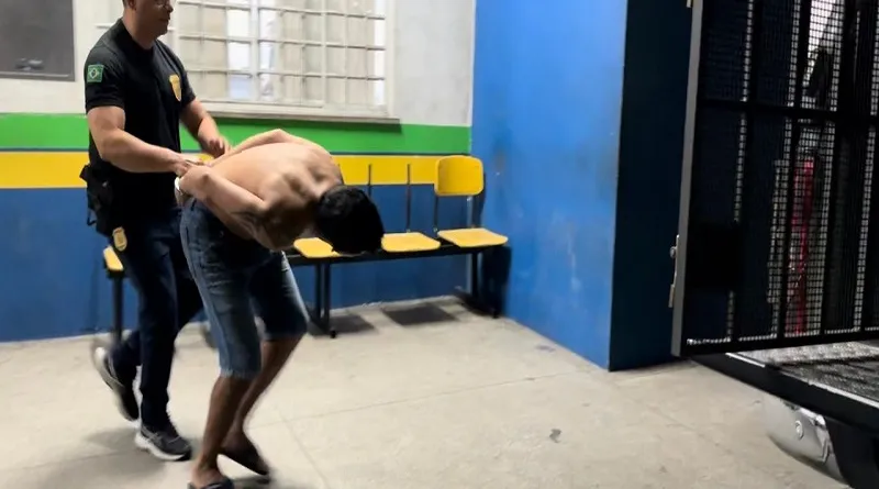 Homem ejacula em mulher dentro de ônibus e acaba preso em Manaus