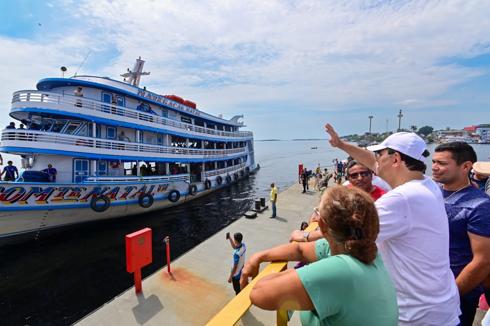 Eduardo Braga entrega novo porto de Barcelos e anuncia reconstrução da orla