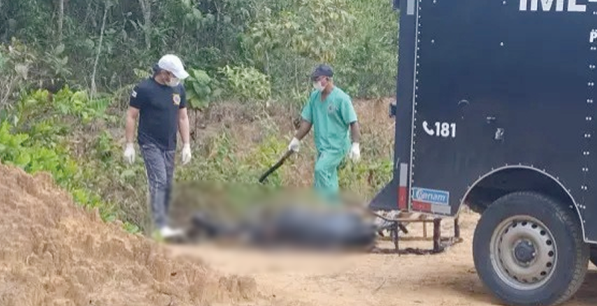Corpo carbonizado é encontrado em área de mata no Tarumã-Açú