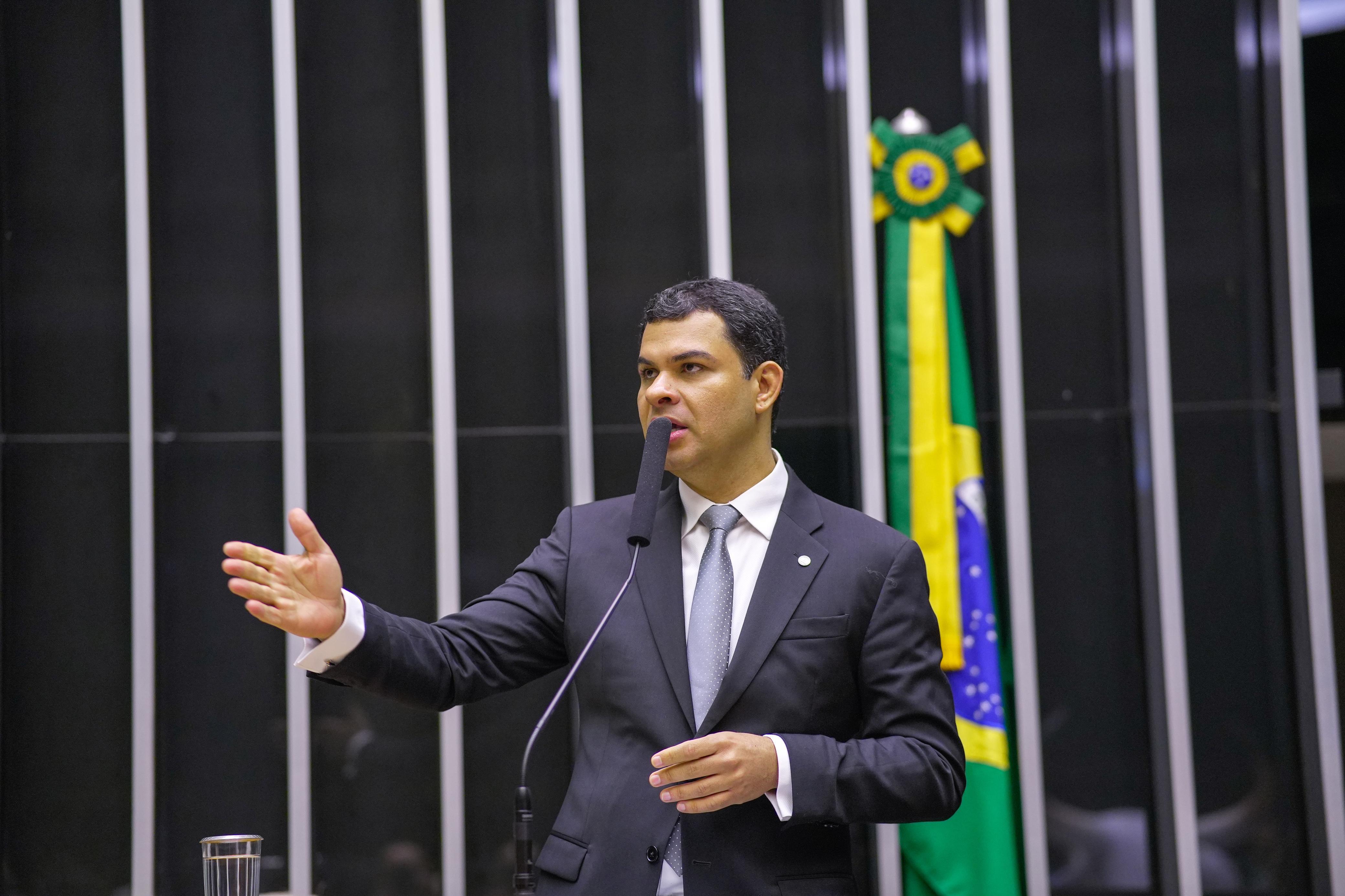 Projeto de Saullo Vianna que equipara lúpus à deficiência é aprovado na Câmara dos Deputados