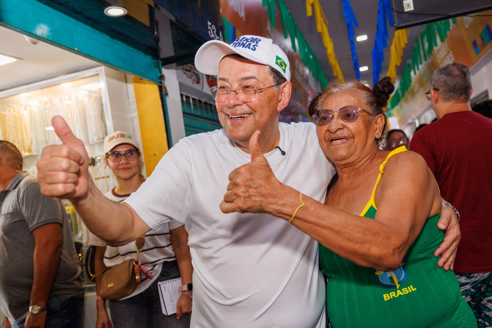 Braga visita Mini Shopping da Compensa, ouve permissionários e reivindicações da comunidade