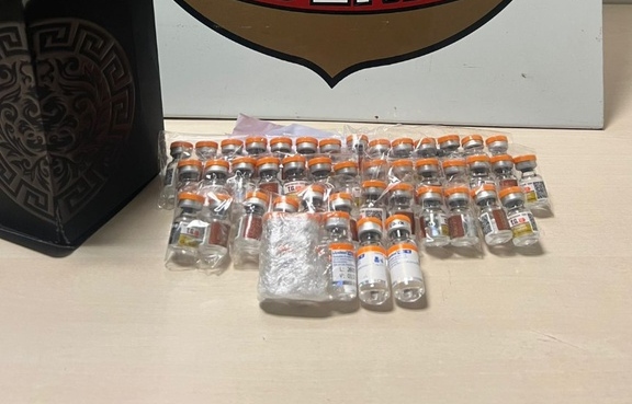 PF prende mulher com tirzepatida escondida na mala em Manaus