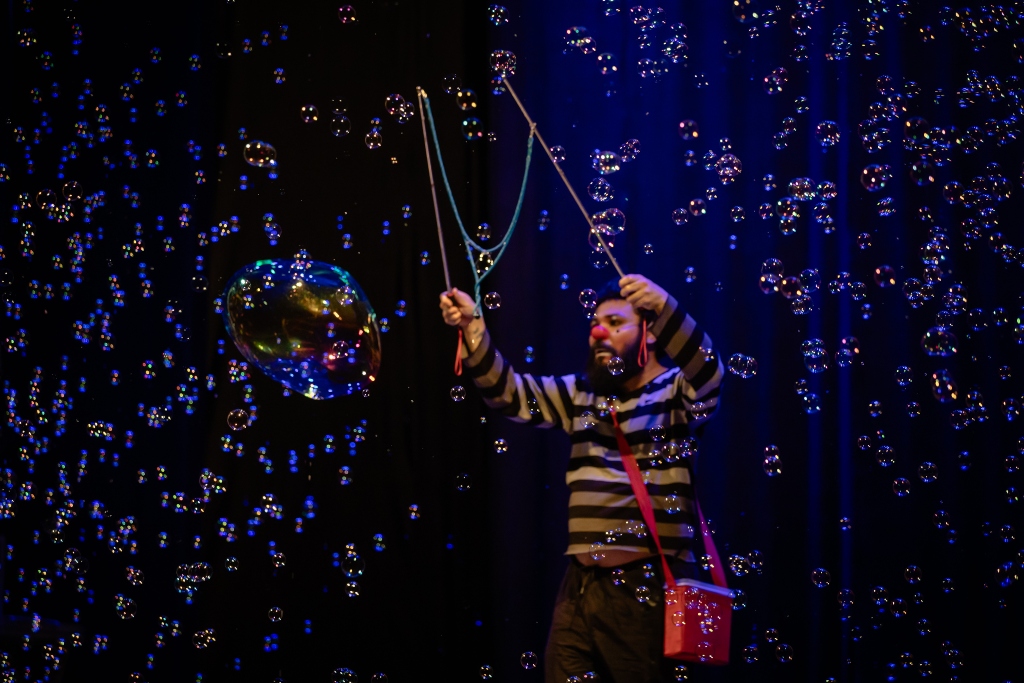 Mostra de Teatro Águas de Manaus encerra programação com atividades gratuitas neste domingo