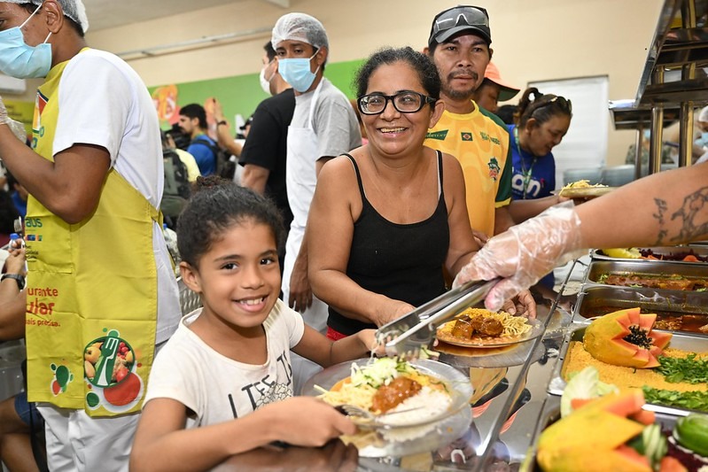 Prefeito inaugura 7ª unidade do Prato do Povo, na comunidade Parque São Pedro