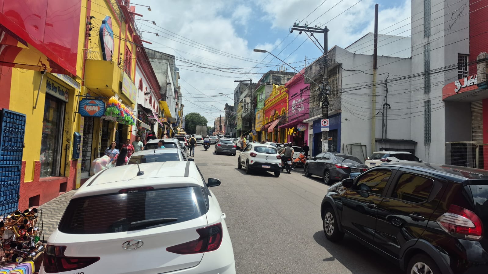 Operação reforça fiscalização de trânsito durante compras de fim de ano em Manaus