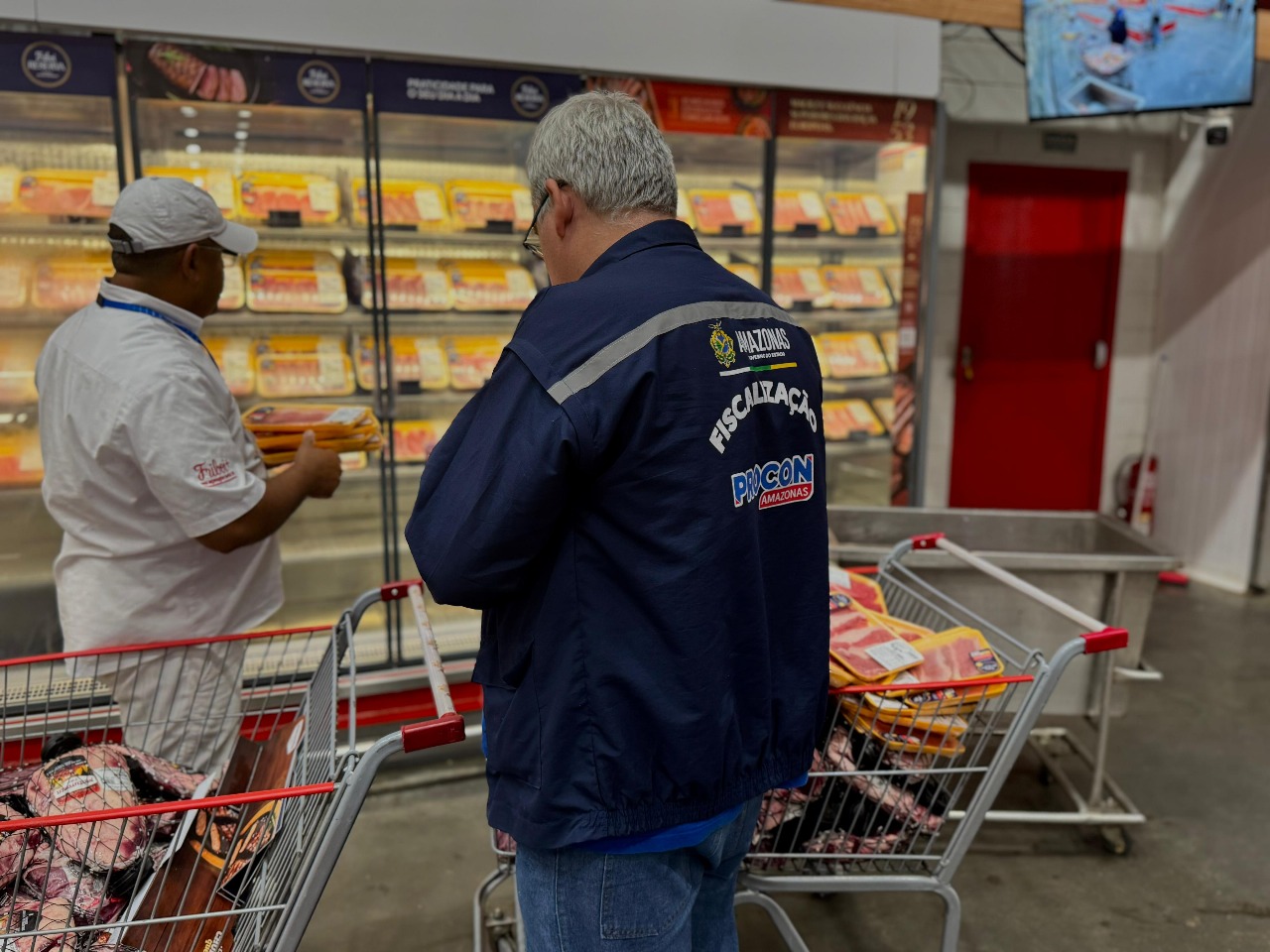 Supermercado de Manaus é autuado por adulterar validade de produtos