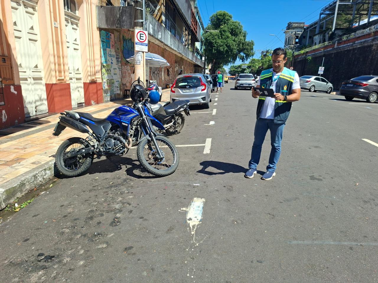 Ageman notifica Zona Azul por ausência de sinalização em vagas para PcDs e idosos