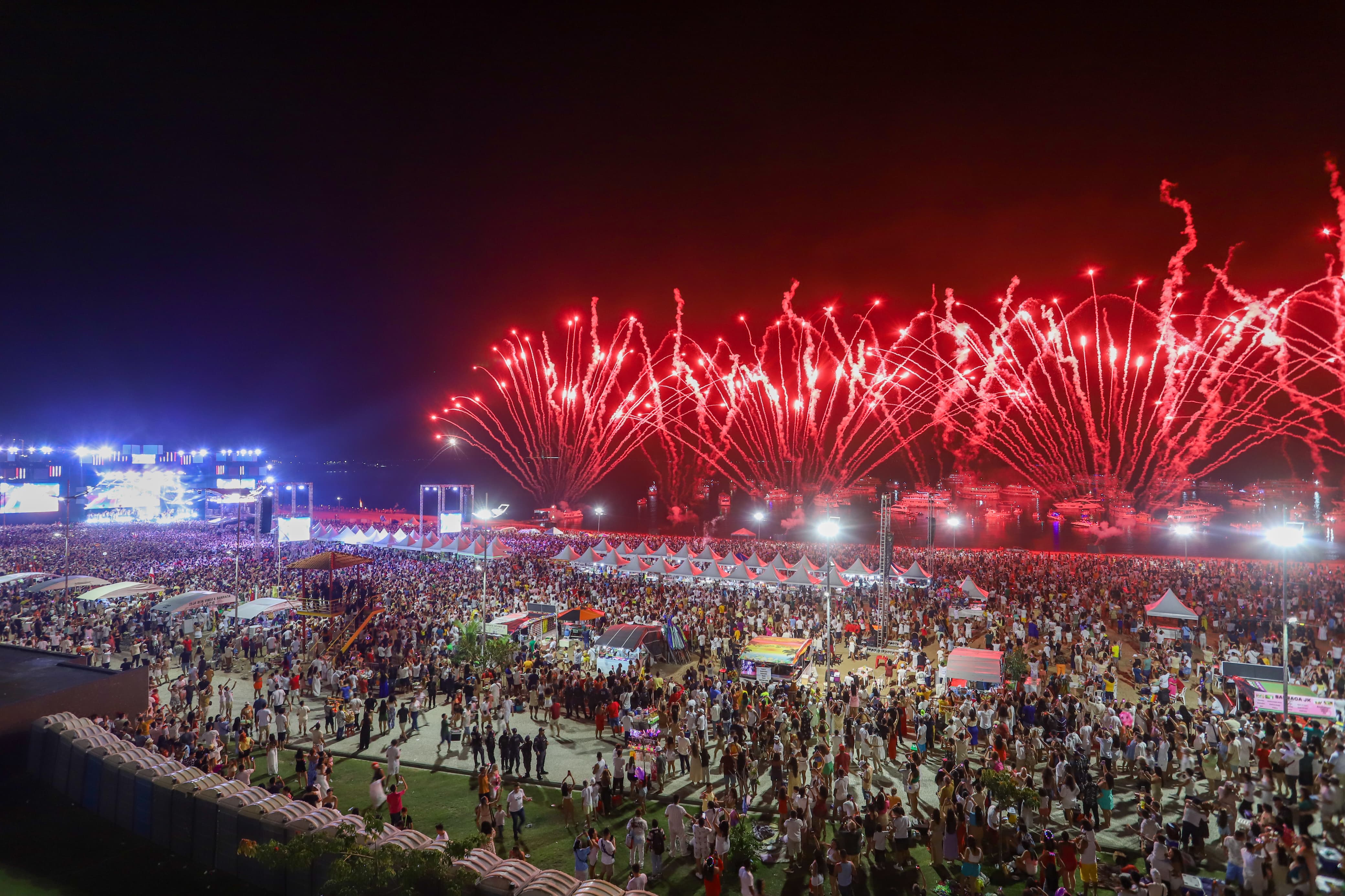 Réveillon Manaus 2025 na Ponta Negra reúne 150 mil pessoas