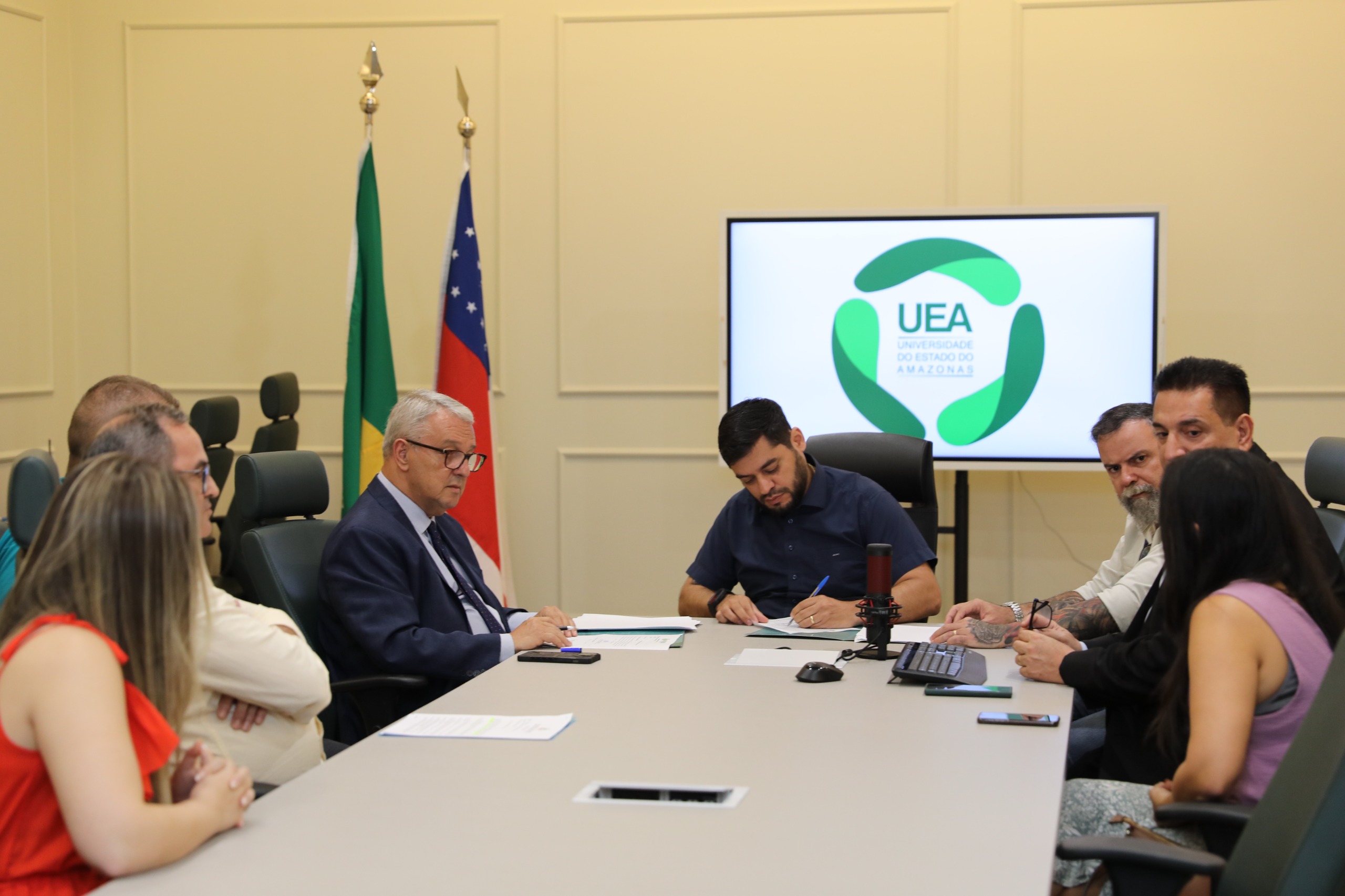 UEA: aulas do Pré-Vest serão exibidas na TV Encontro das Águas