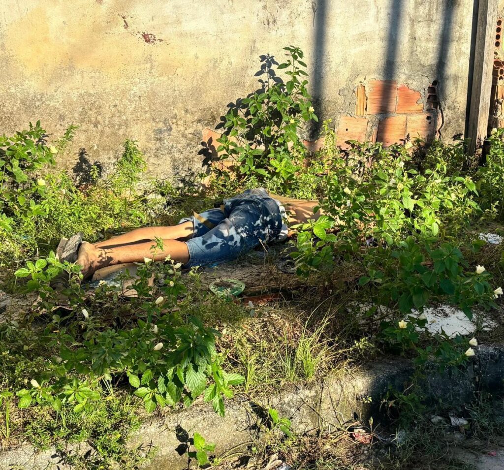 Vídeo: tiroteio deixa homem morto no bairro Jorge Teixeira