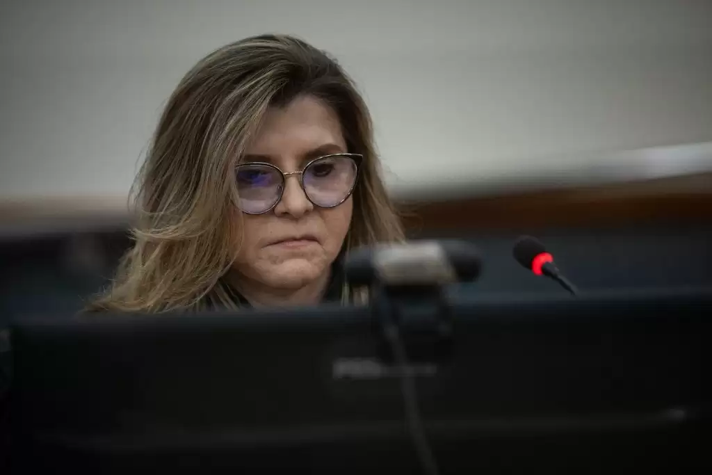 Nélia Caminha suspende liminar de Cezar Bandiera