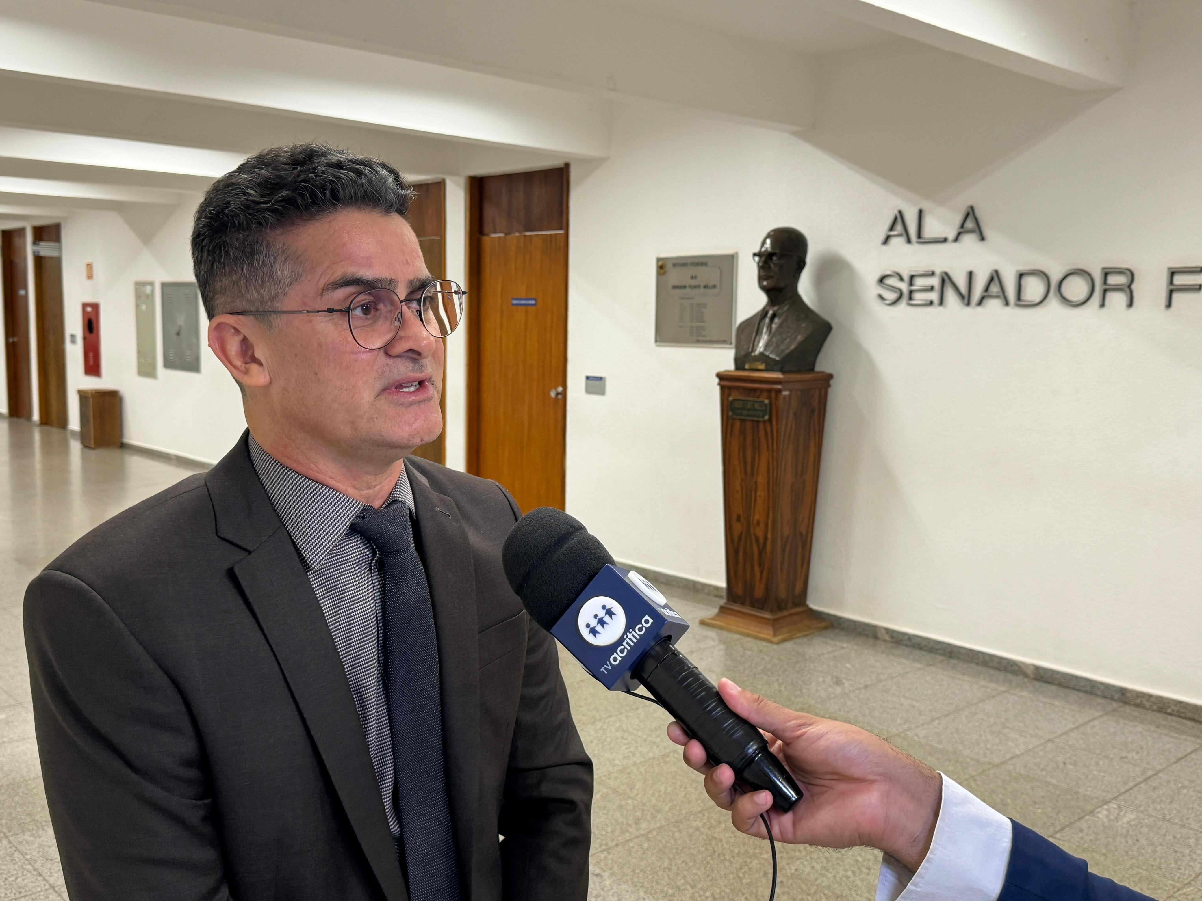 Prefeito retorna de Brasília com R$ 160 milhões para investir em obras na capital