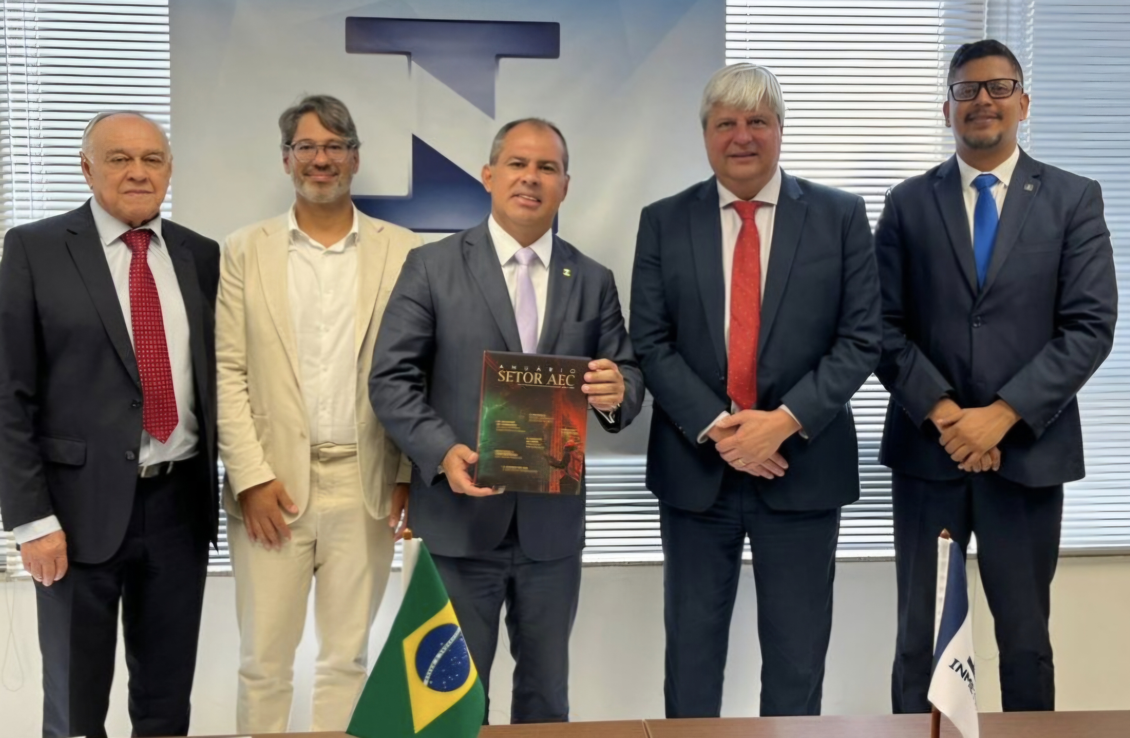 Márcio André articula revisão de norma do Inmetro para inspeção em infraestrutura