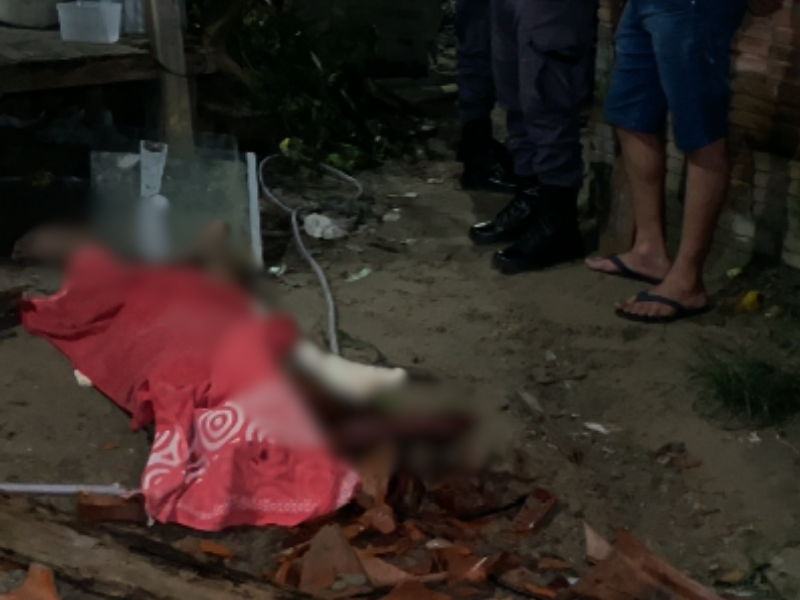 Idoso acusado de estuprar as netas é espancado até a morte no bairro Zumbi